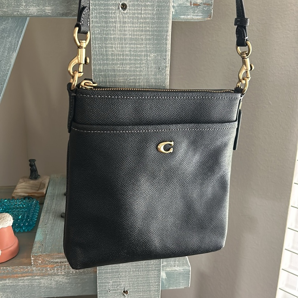 Coach Crossgrain Leather Kitt Messenger Bag 
Black